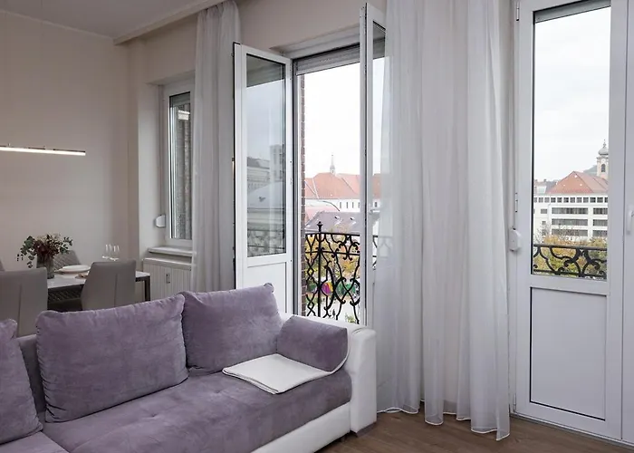 Top City Center Apartment!